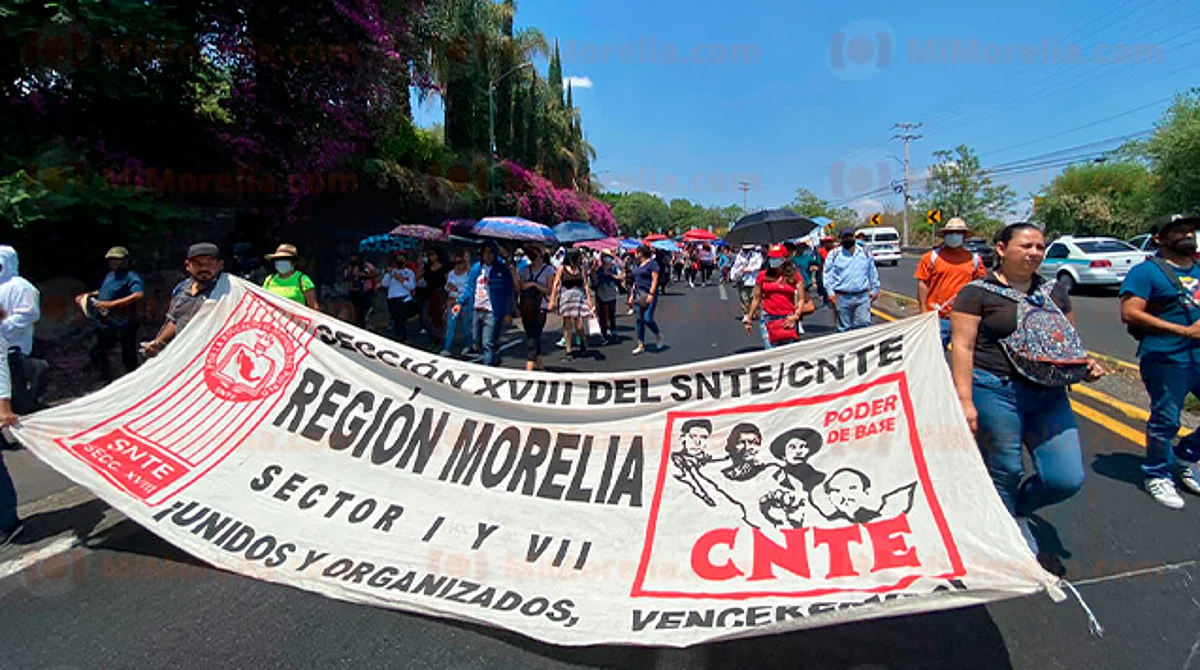 Michoacán: se opone CNTE a pago con tarjeta; 74% de maestros, a favor