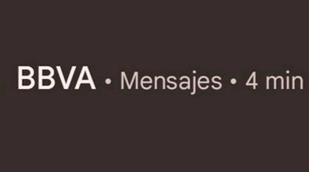 El mensaje que llega a los usuarios alerta sobre que se ha desactivado el acceso y pide que para volver a gozar del servicio se instale una app