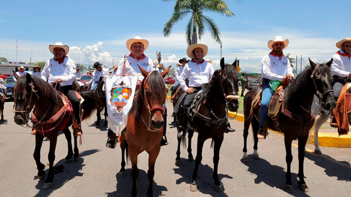 Participa Fidel en Cabalgata por la Fraternidad de la Tierra Caliente