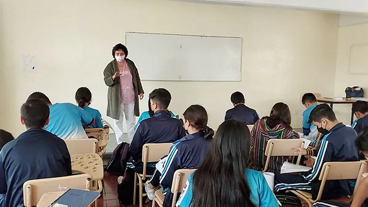 Más del 98% de las escuelas en Michoacán, con clases normales: SEE