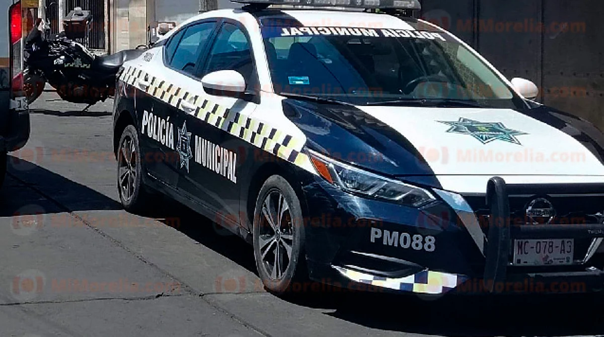 Motociclista balea a hombre en la colonia Hacienda Tiníjaro en Morelia