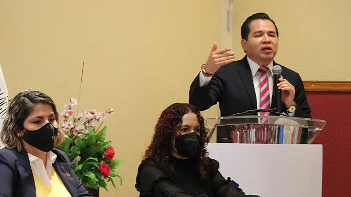 Estos cursos se realizan con el apoyo de Reyna Aida Torres Vidales, jefa de Oficina de Registro y Control