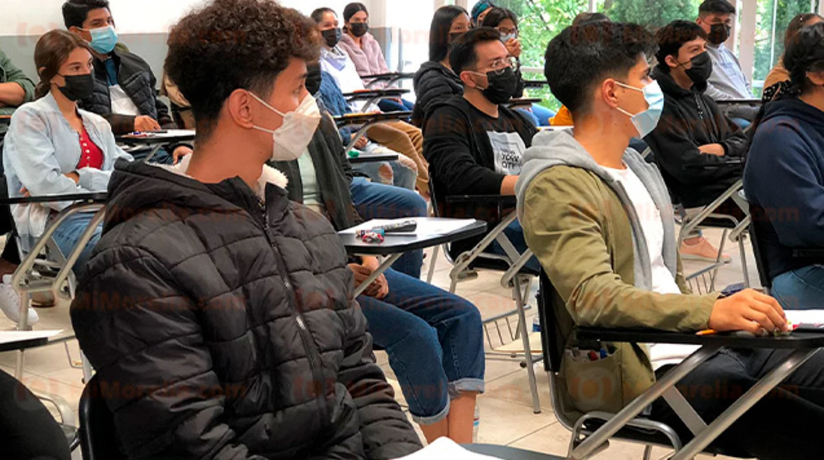 Aplican 10 mil jóvenes examen para ingresar a carreras de la salud de la UMSNH