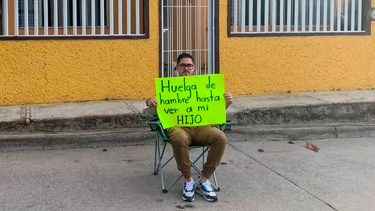 Michoacán: se pone en huelga para que su expareja lo deje ver a su hijo
