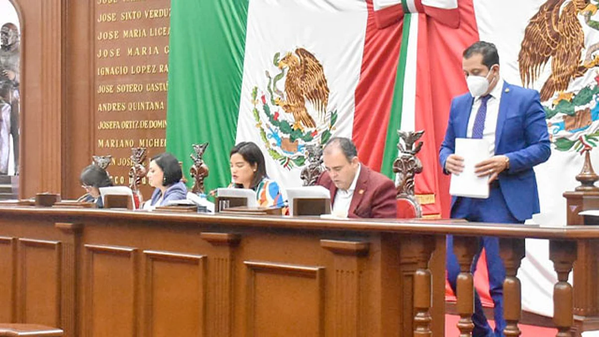 María del Refugio, mejor conocida como “Cuquita García”, nació el 2 de abril de 1889, en Taretan, Michoacán; fue maestra rural en el Oriente michoacano, activista social y política incansable