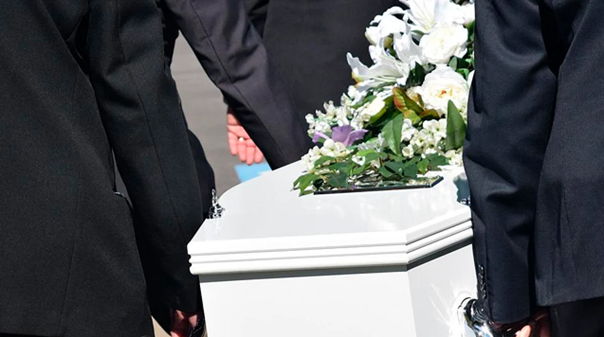 La modelo murió luego de permanecer dos meses en coma