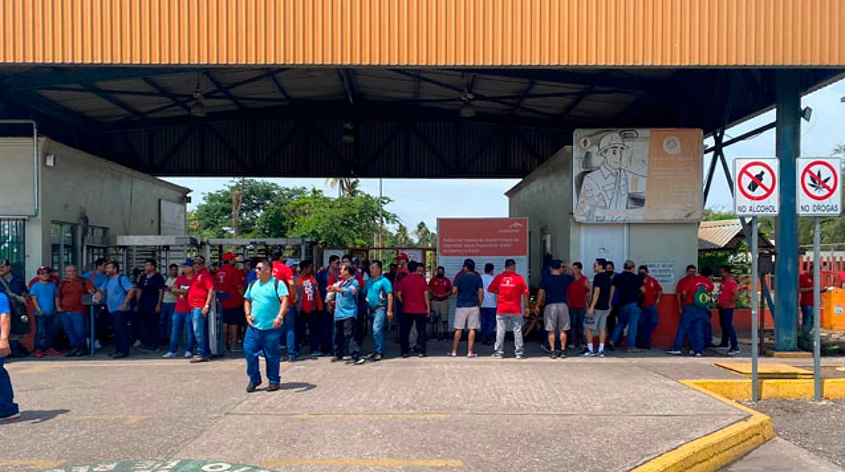 Estalla huelga en ArcelorMittal por presunta negativa a pagar utilidades