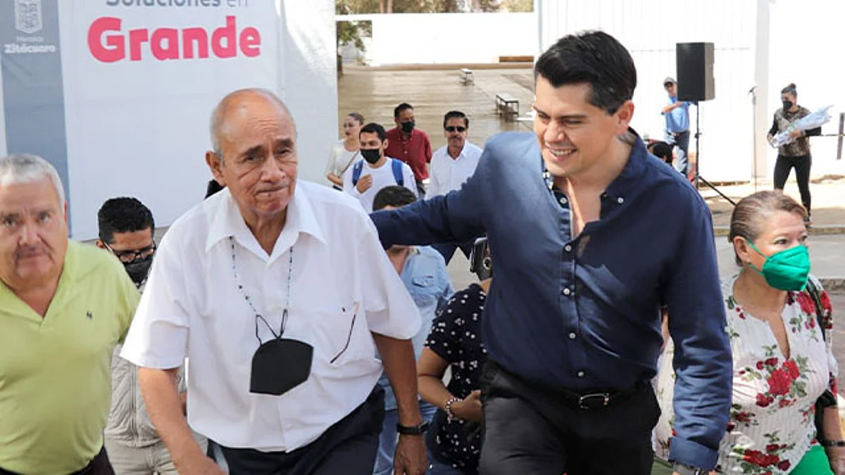 Toño Ixtláhuac, de los mejores alcaldes de México y el primero en Michoacán: encuestadoras