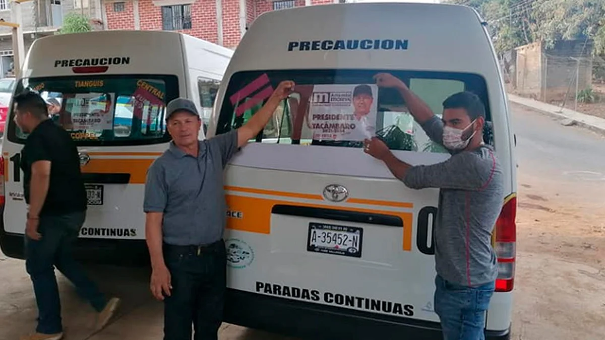 Propaganda política en transporte público, ingreso adicional: Martínez Pasalagua