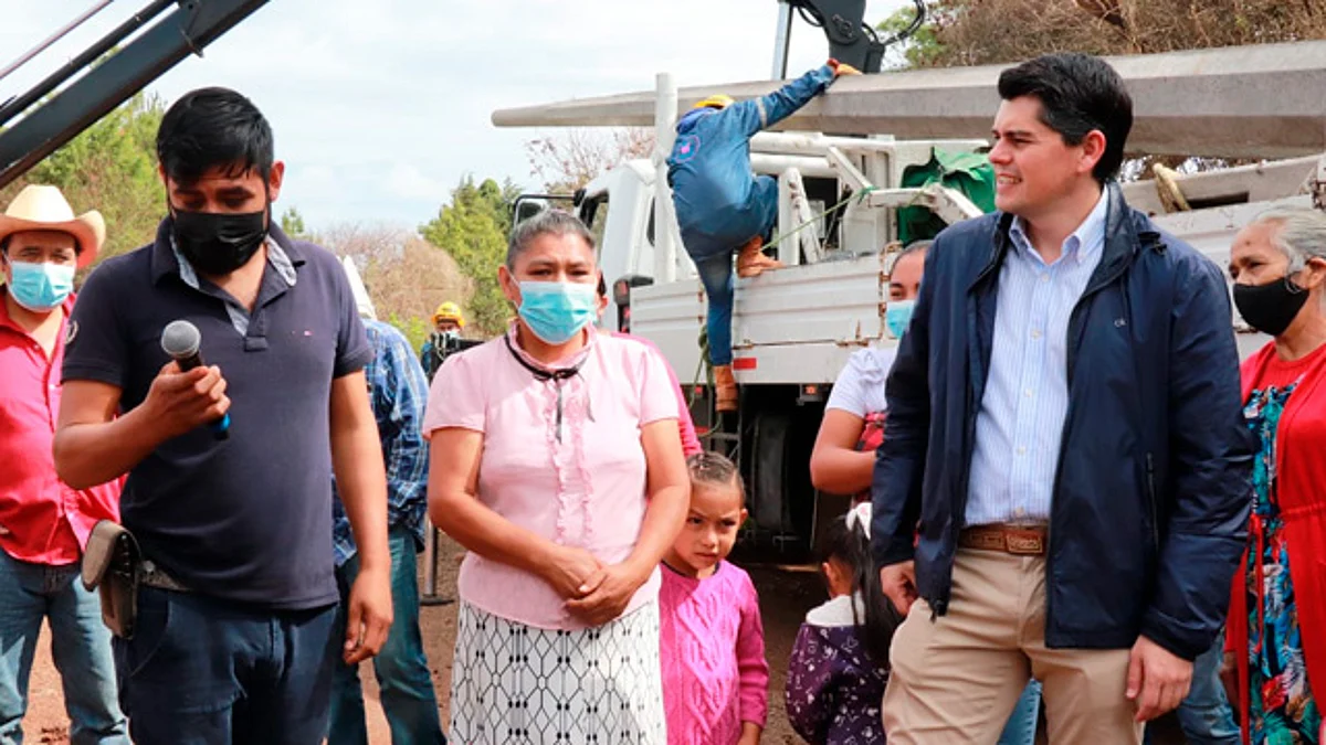 Inicia Toño Ixtláhuac importantes obras en la región otomí del municipio