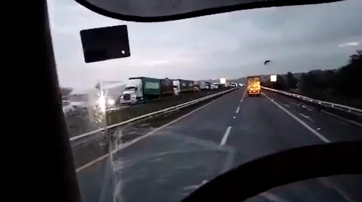 Accidente colapsa por más de 12 horas autopista de Occidente; habría un muerto