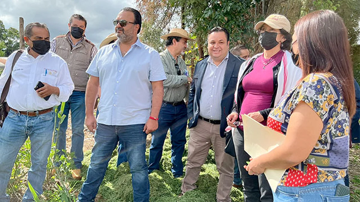 En Pátzcuaro, Julio Arreola recorre la Cuenca del Lago