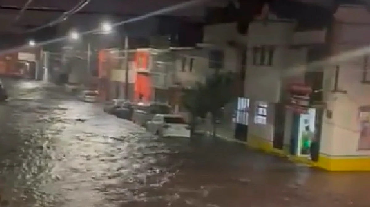 Encharcamientos e inundaciones deja fuerte lluvia de este sábado en Morelia