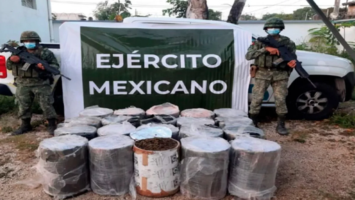 Aseguran camioneta de Secretaría de Salud de Quintana Roo con cargamento de mariguana