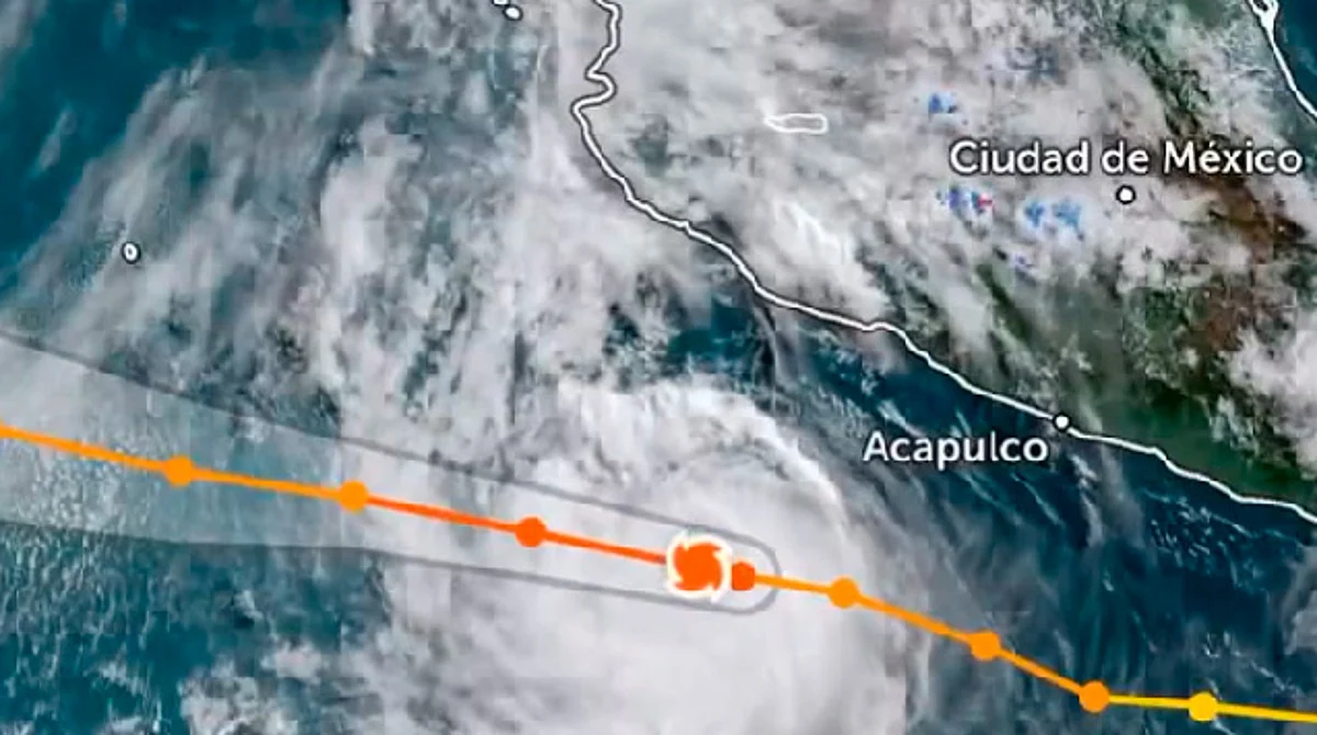 Huracán Bonnie se intensifica a categoría 3 en costas de Michoacán