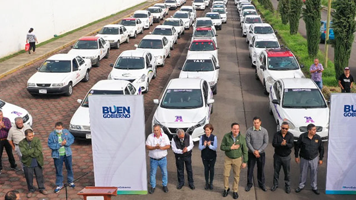 También entregó dispositivos de cobro electrónico “Clip" a conductores de vehículos de servicio público