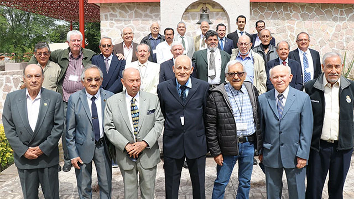 Estuvieron presentes los egresados de las carreras Ingeniería Industrial en Electricidad e Ingeniería Industrial en Mecánica