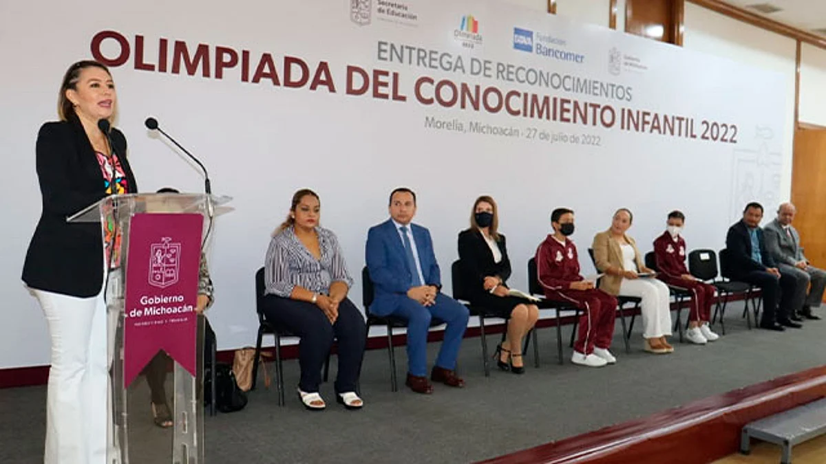 Son maestros de gran vocación los que requiere Michoacán para lograr que los niños puedan seguir construyendo sus sueños, expresó Ávila González