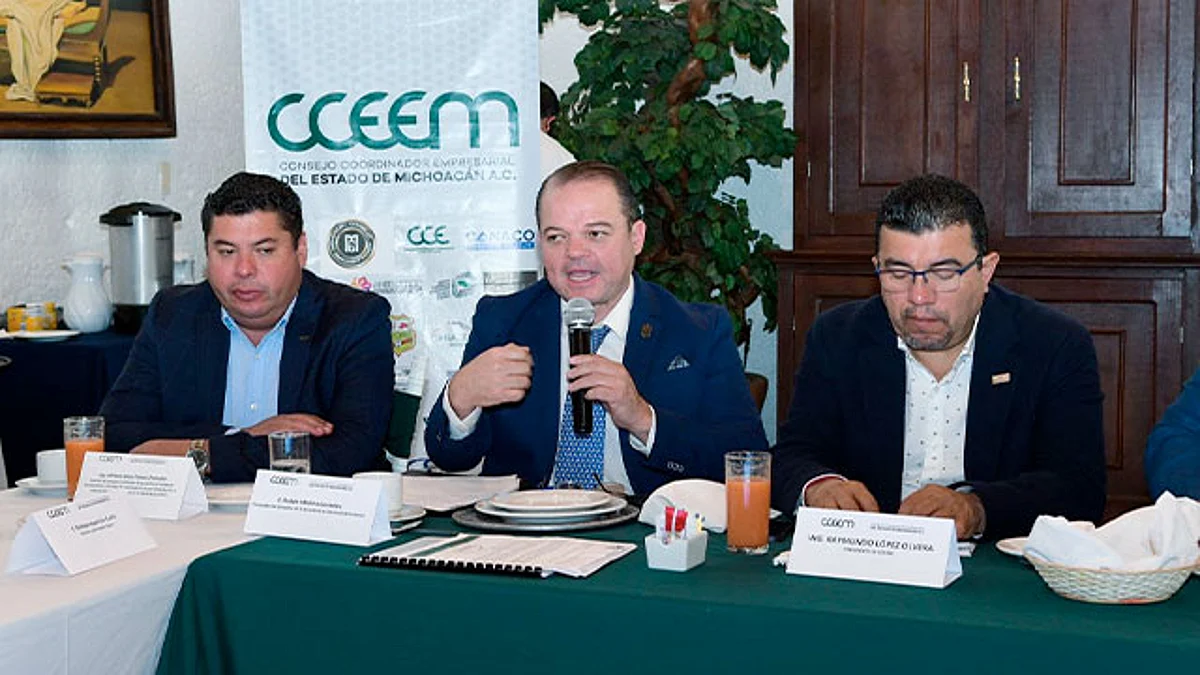 El titular de la dependencia presentó a empresarios michoacanos la agenda de promoción de inversiones del segundo semestre del año
