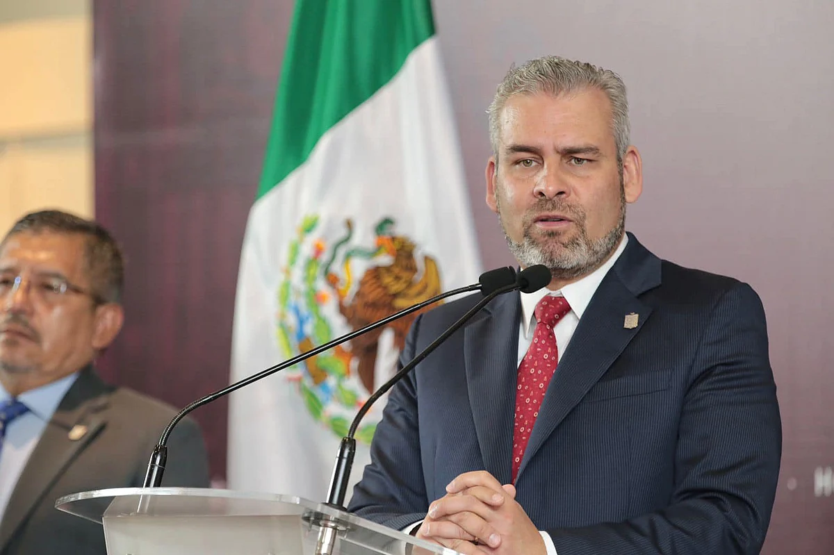 Excesiva y violatoria, prohibición de actos proselitistas a integrantes de Morena: Bedolla