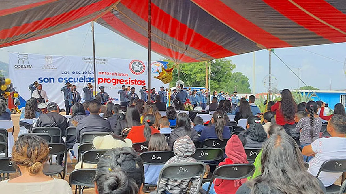 Las escuelas antorchistas buscan preparar a hombres y mujeres con una educación de calidad e integral