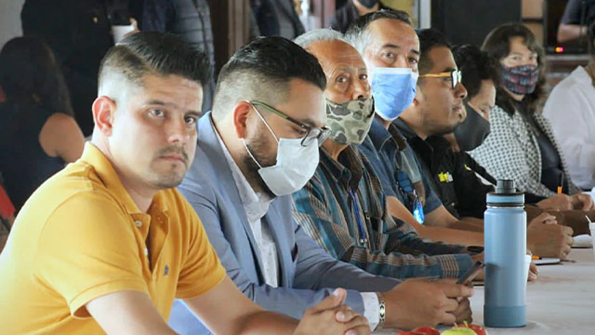 Está dirigido a cuerpo de seguridad pública, encargadas y encargados del orden, y alumnas y alumnos de primarias y secundarias del municipio