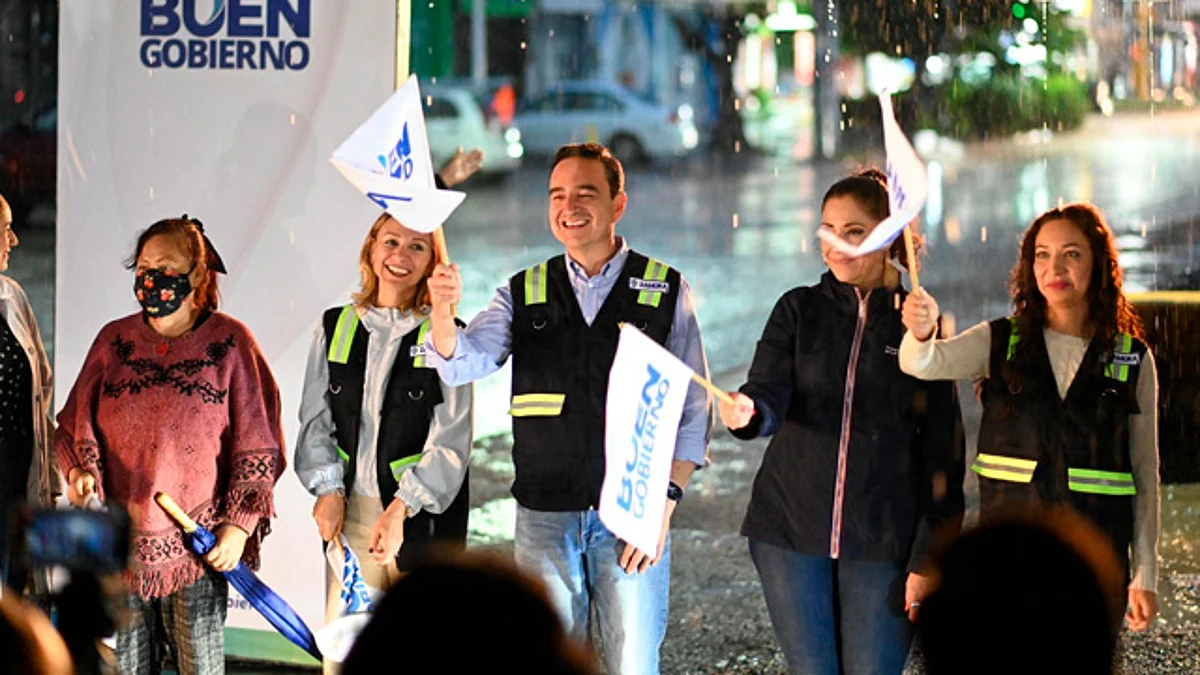 Presidente Carlos Soto da inicio a pavimentación de Avenida 5 de Mayo