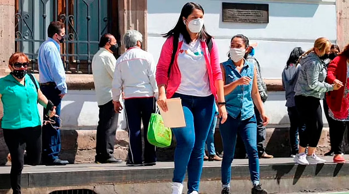 Son diez indicadores para considerar una quinta ola de contagios