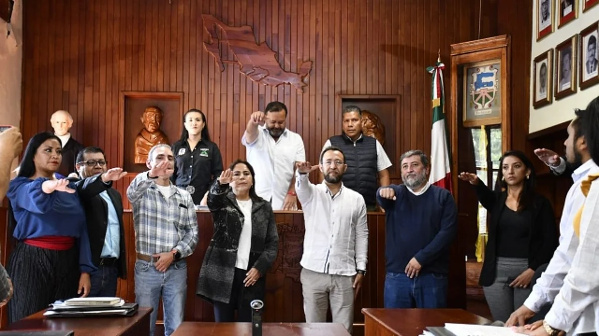 Cabildo de Pátzcuaro toma protesta a Yven Echeverria como titular del Implan
