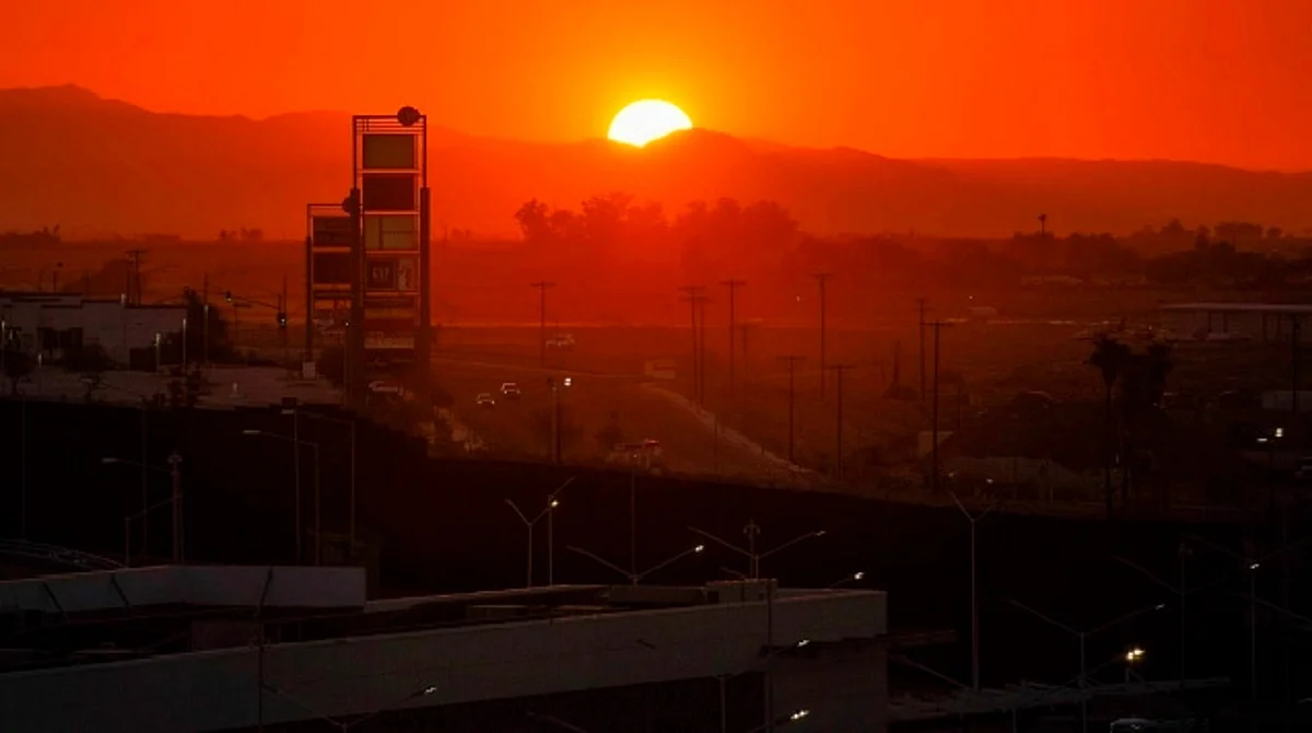 Registran 9 muertes por ola de calor en Baja California