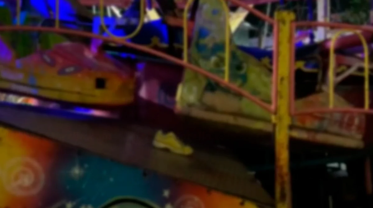 Muere al salir proyectado de juego mecánico "Remolino" en feria de CDMX