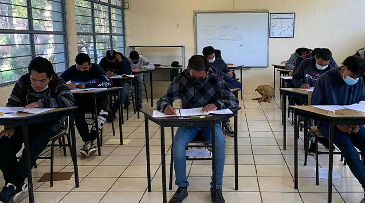 Aseguran 100 aspirantes su lugar en la escuela normal de Cherán