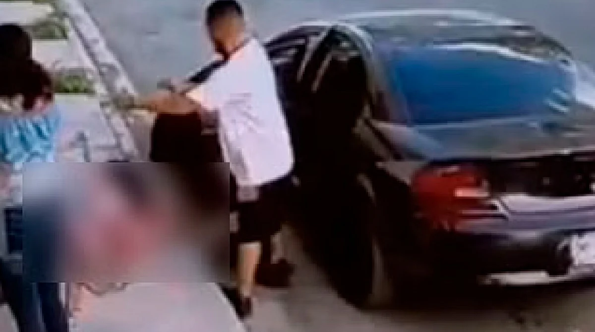 Detienen a sujeto que lanzó a niña afuera de un auto