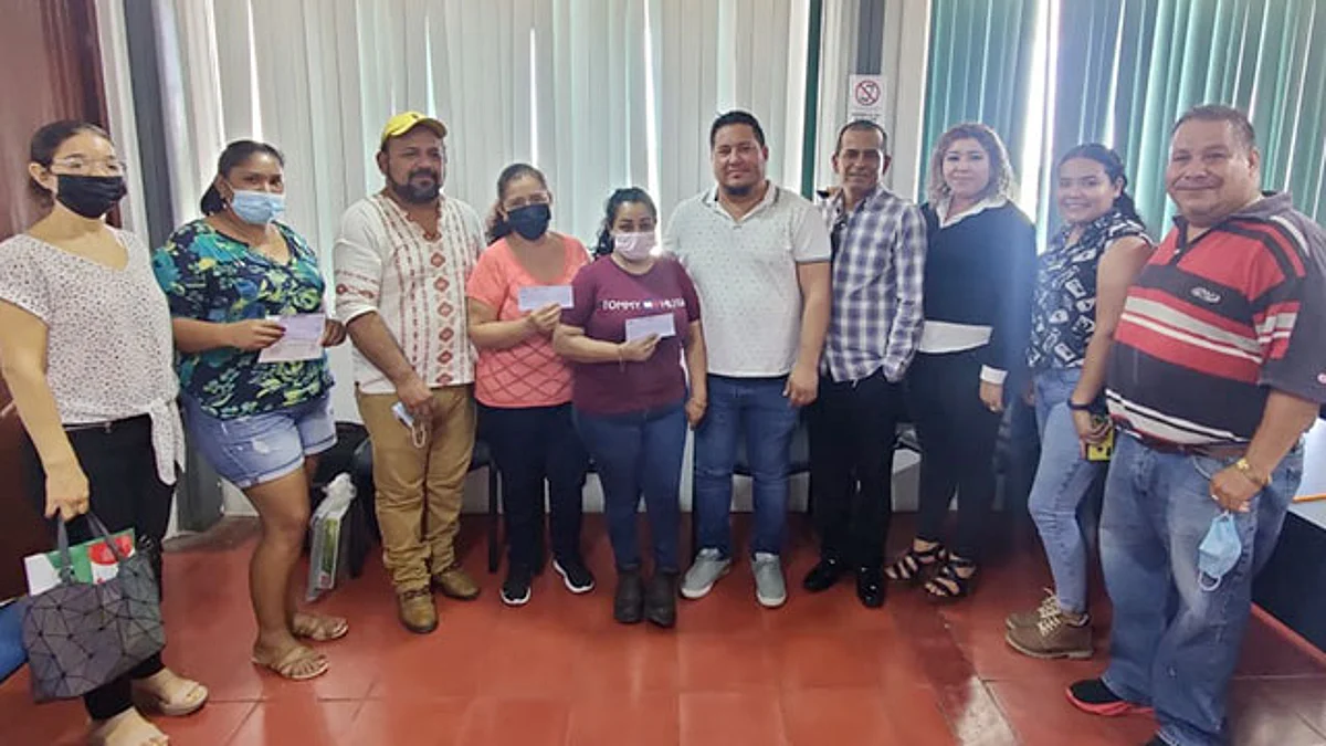 Se otorga un apoyo de 4 mil pesos mensuales hasta por tres años a los beneficiarios