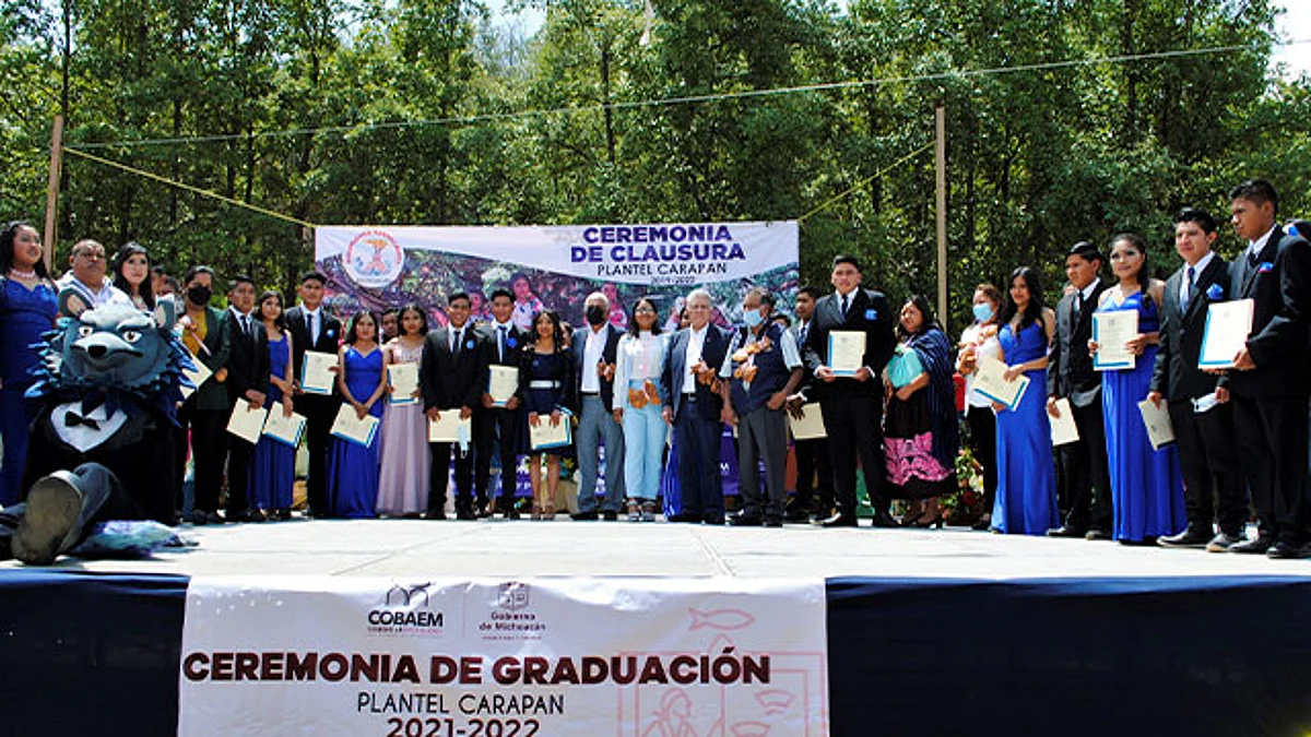 Carreón Abud, los alentó a seguir estudiando y seguirse preparando, a pesar de todas las dificultades que trajo consigo la pandemia