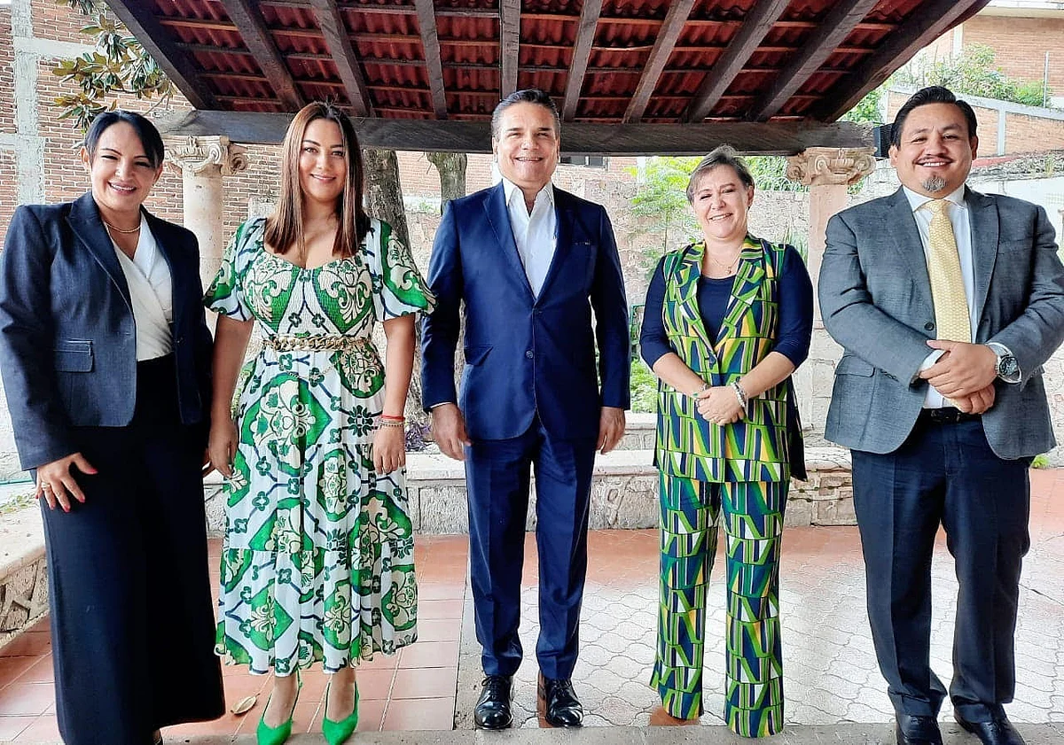 ¿Silvano en Michoacán? Se reúne con diputados del PRD