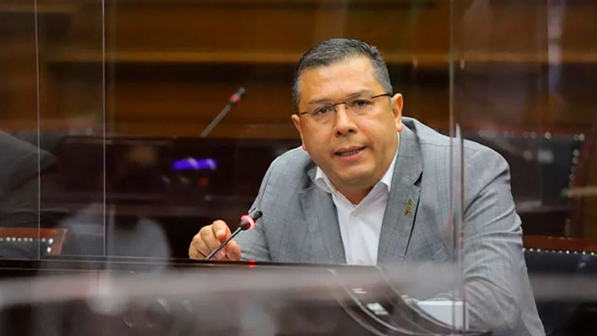 Subrayó la importancia de trabajar sin colores partidistas para realmente poner un alto a todos los tipos de violencia que sufren las mujeres