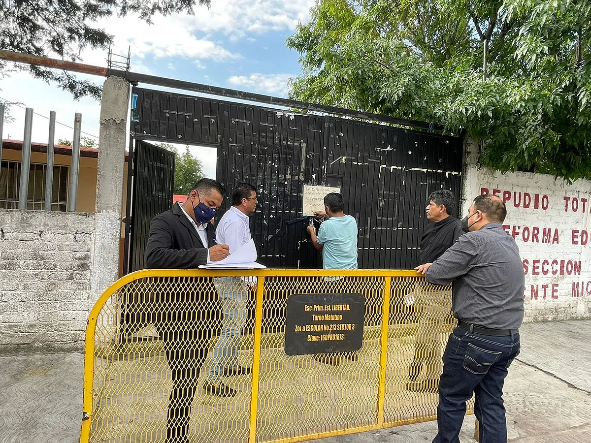 Morelia: SEE toma posesión de escuela "Libertad" tras cambio de maestros