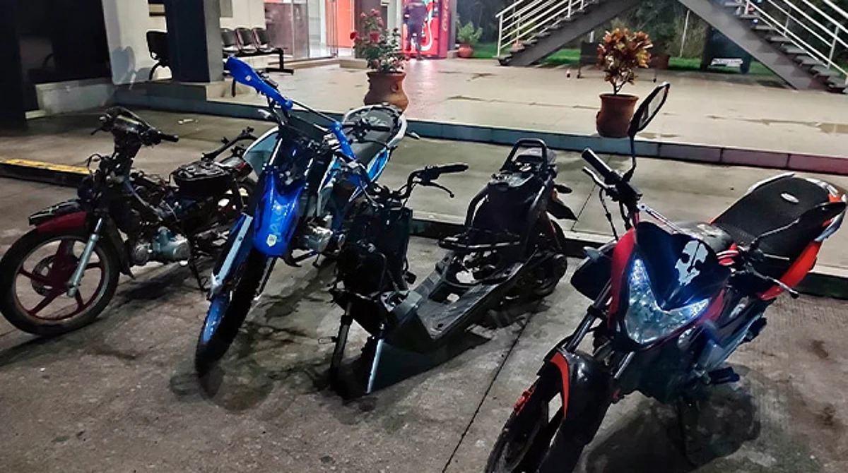Aseguran a 7 personas con motos robadas y con 63 dosis de drogas, en Jacona