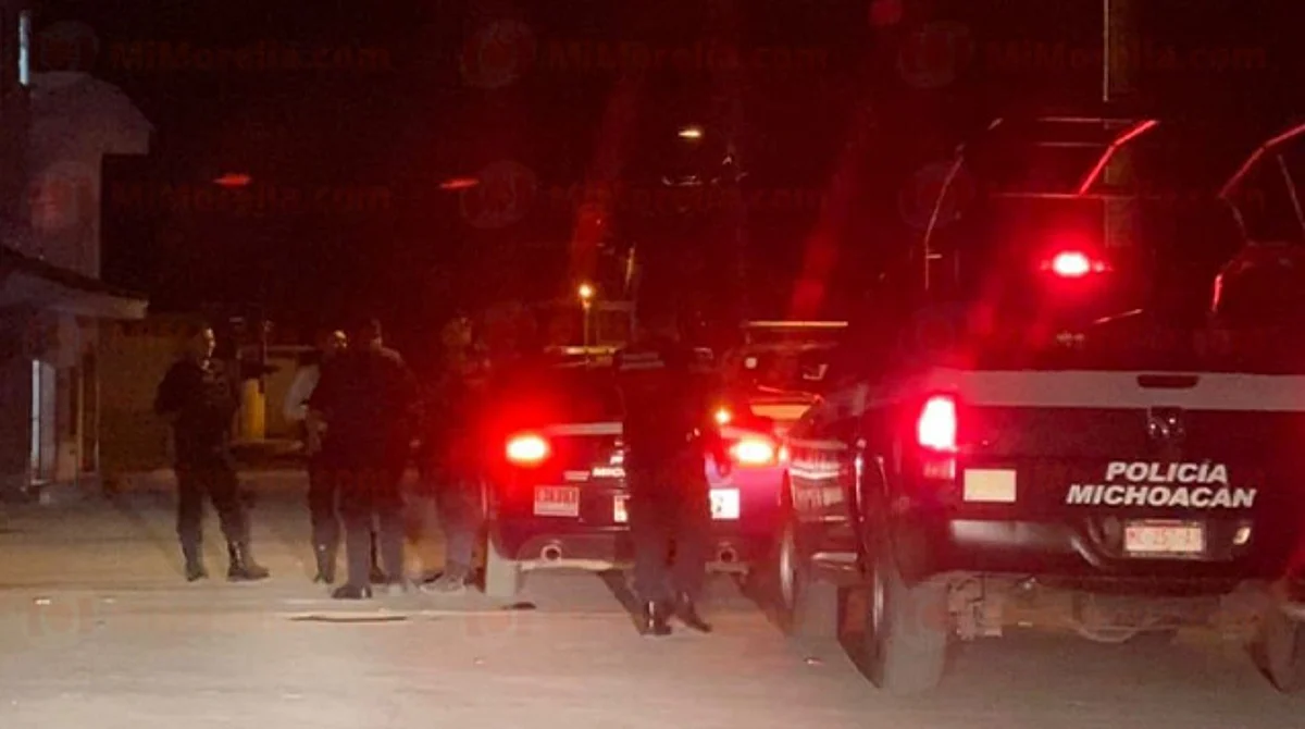 Michoacán: mujer de 18 años es asesinada a tiros a bordo de carretera