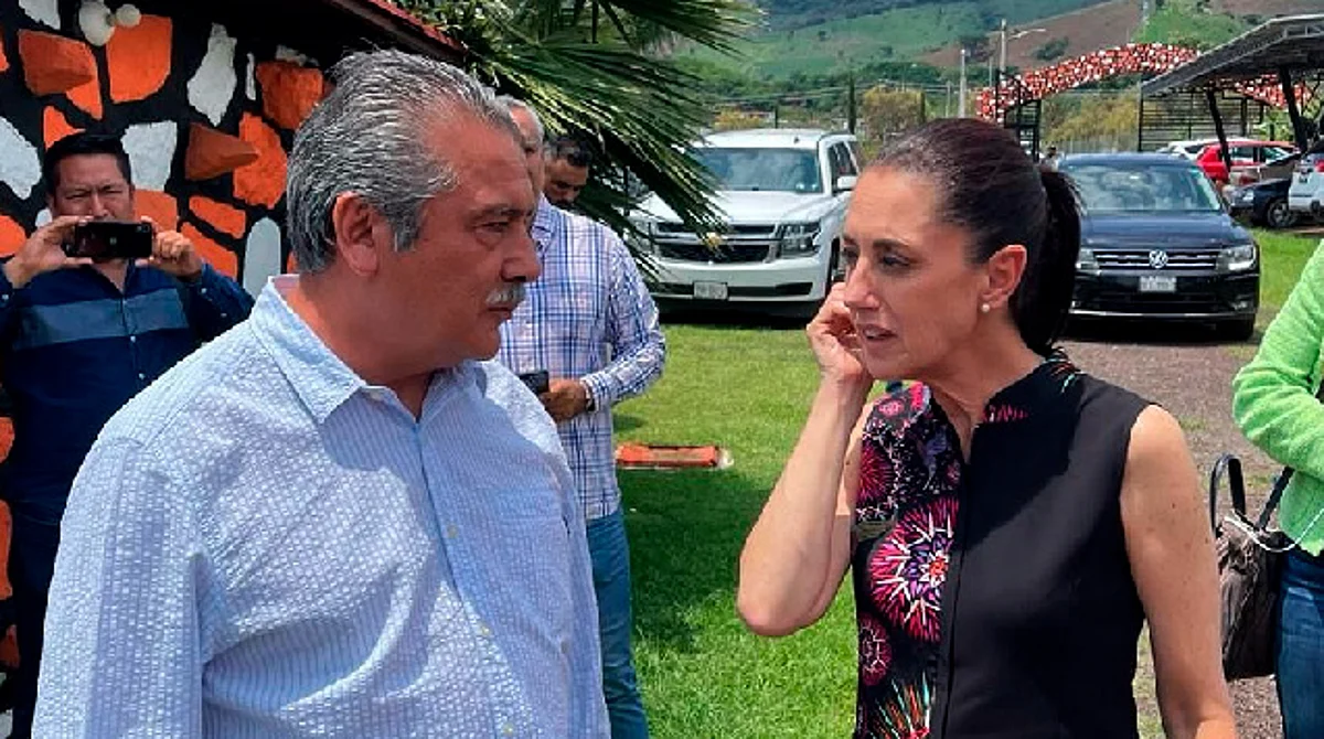 Claudia Sheinbaum se reúne con Raúl Morón durante su visita a Michoacán
