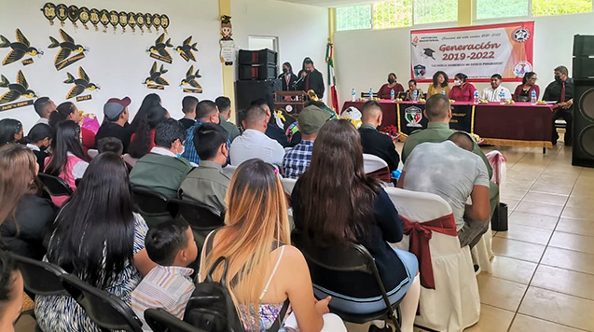 Culminan educación básica alumnos de la Secundaria “Manuel Serrano Vallejo”