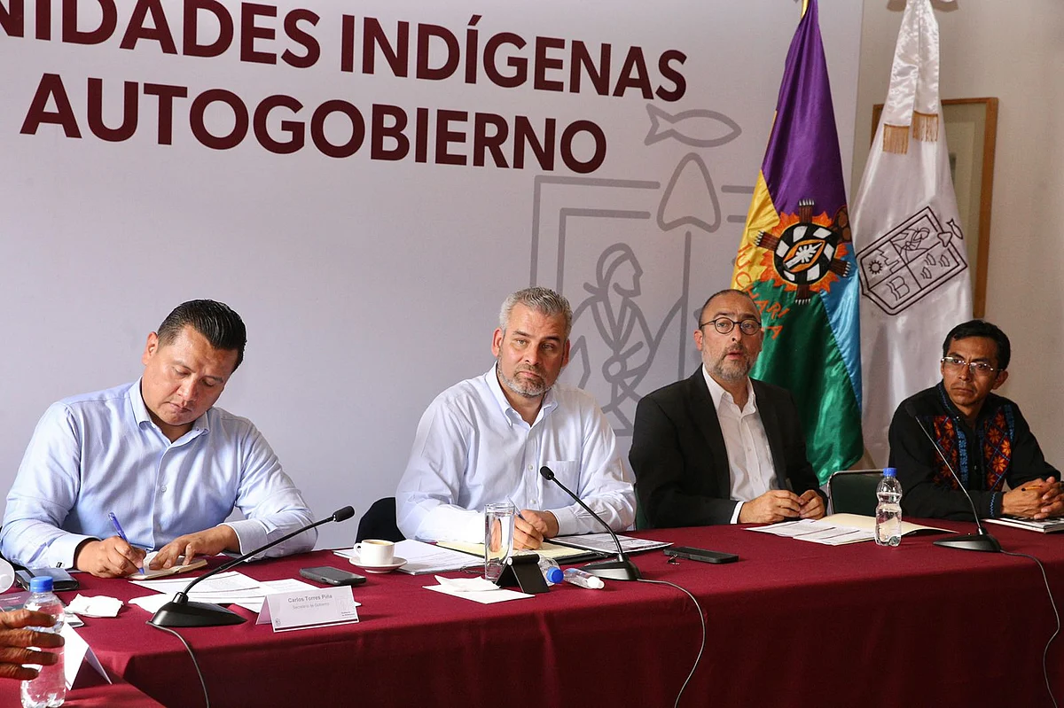 El gobernador ha recibido a 12 de los 24 concejos que ya transitaron al autogobierno o se encuentran en proceso