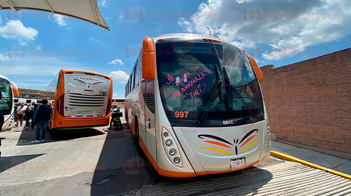 Choferes de autobuses dejan libre la TAM y reinician corridas