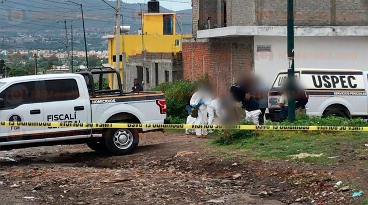 Unos vecinos del lugar escucharon varios disparos de arma de fuego, luego vieron a una persona tirada e inerte