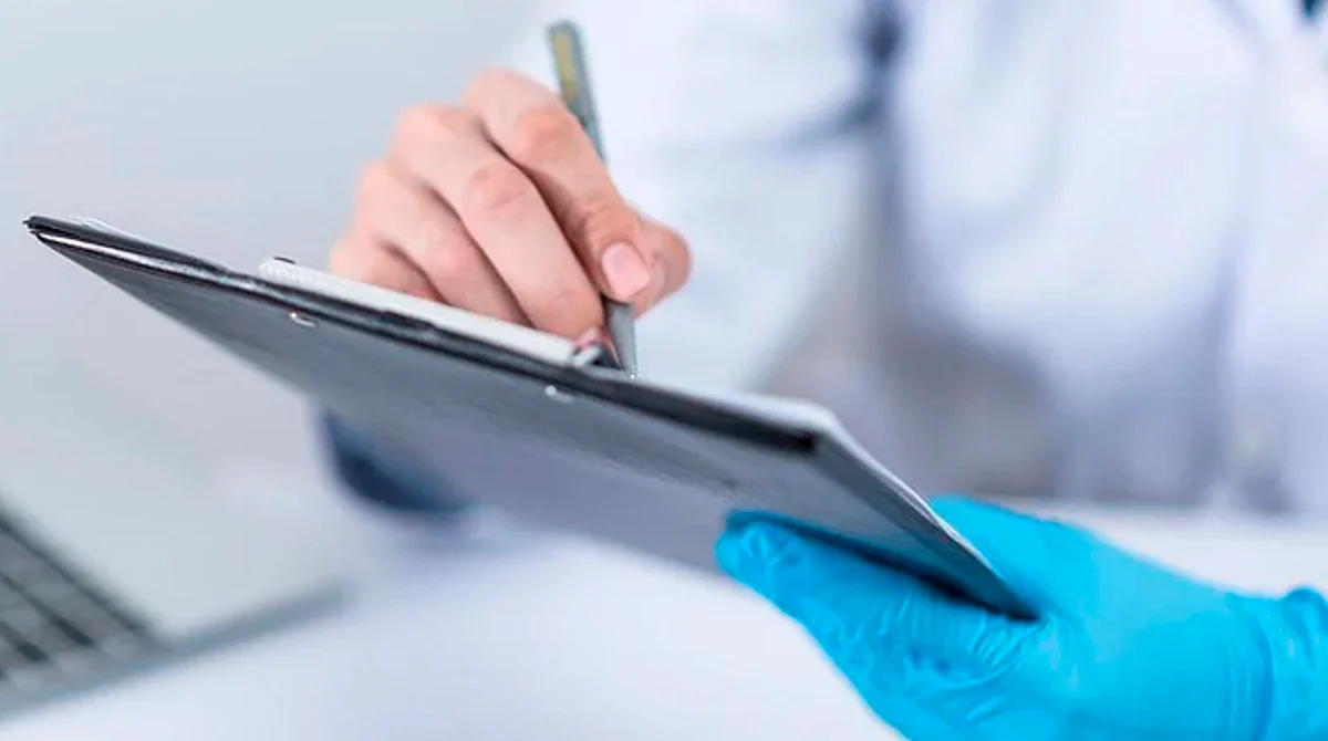 La poliomielitis es una enfermedad muy contagiosa causada por un virus que invade el sistema nervioso y puede causar parálisis en cuestión de horas