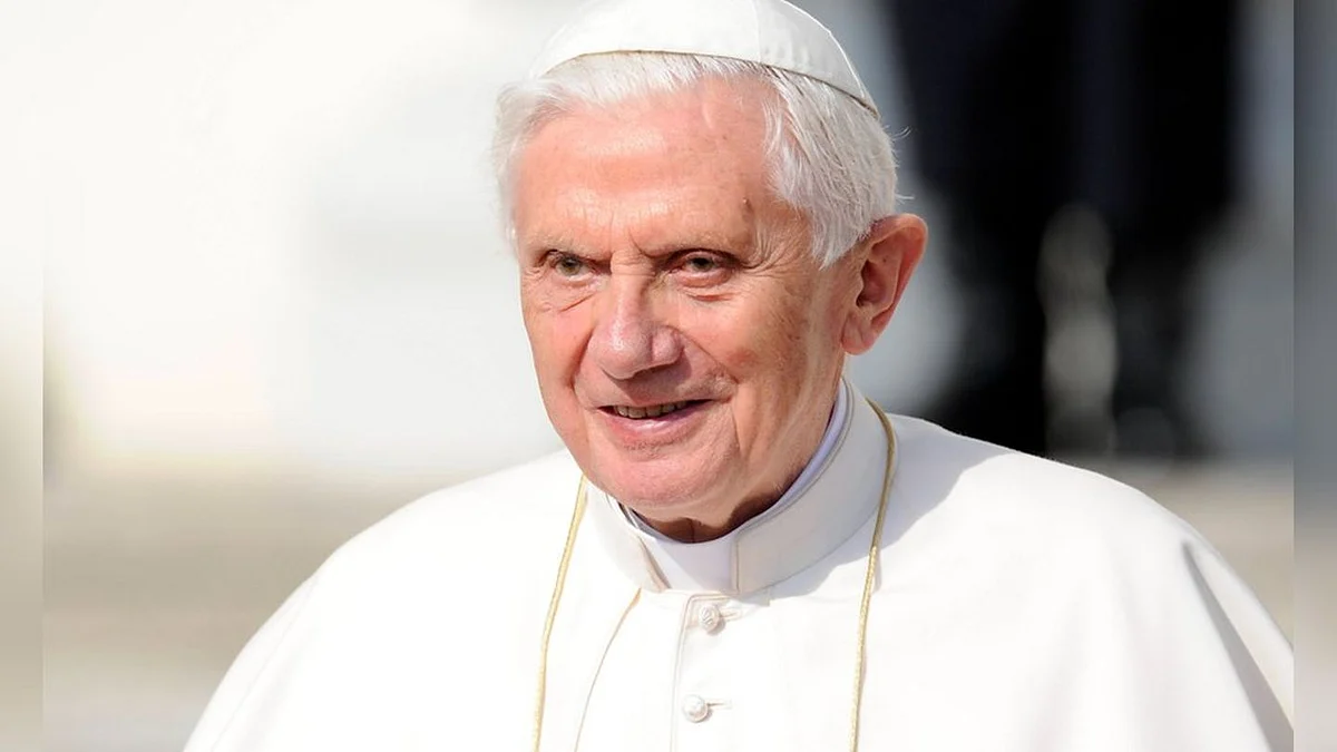 Falso, que haya muerto el papa emérito Benedicto XVI
