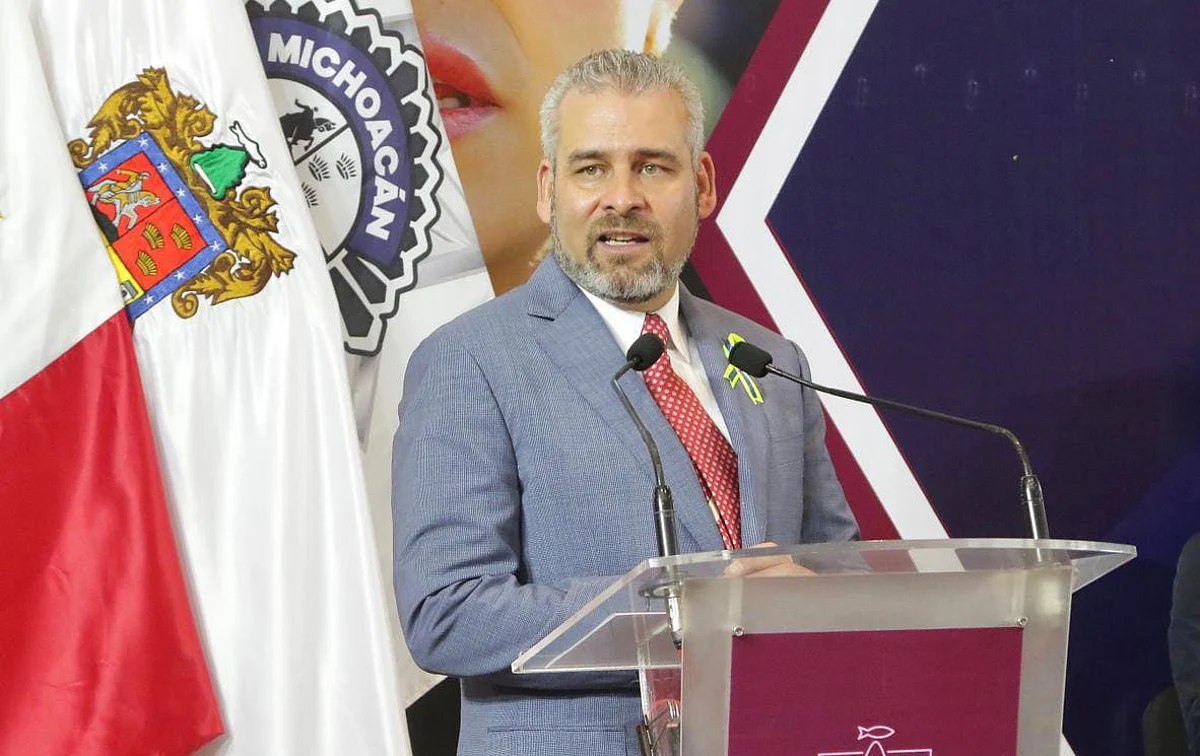 Los elementos de la corporación deberán estar debidamente capacitados y certificados en el rubro contratado