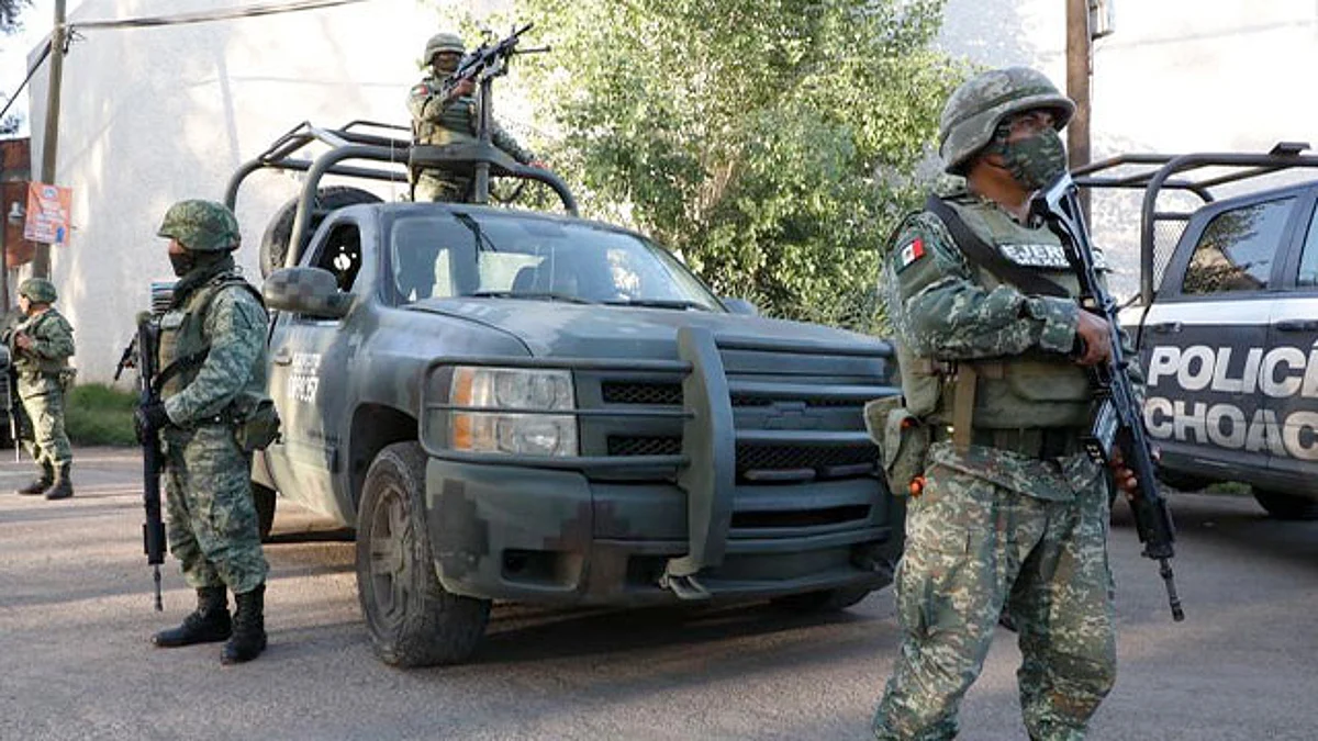 Además, durante el último mes se han decomisado casi 30 kilos en diversas drogas, así como un total de 300 mil pesos en efectivo