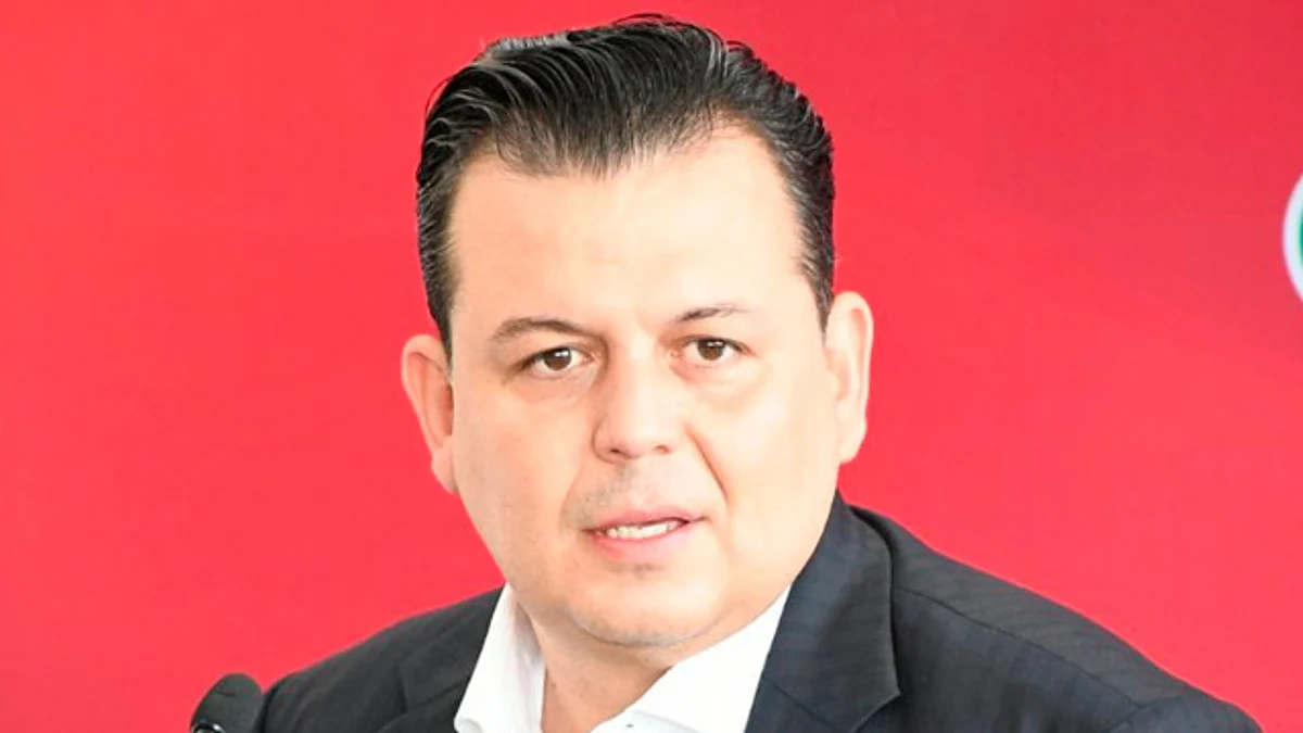 Reconocimiento a kuarichas es similar a propuesta del PRI para que civiles puedan portar armas: Memo Valencia
